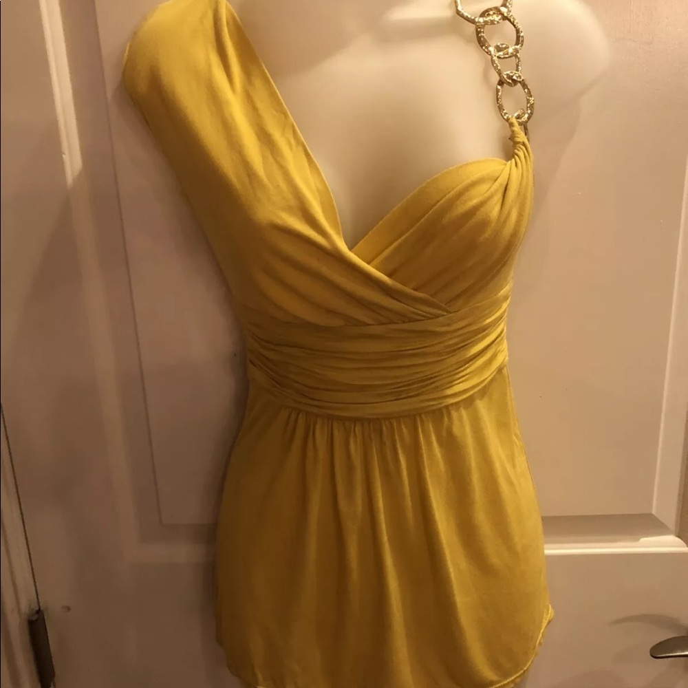 ❤️❤️ SOLD❤️❤️BCBG yellow top gold chain one